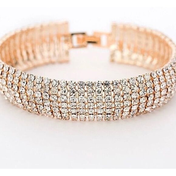 🌹 New sparkling ✨ gorgeous crystal & gold bracelet  🌹 - Picture 2 of 7